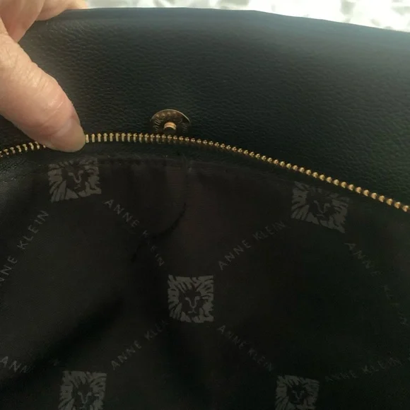 Anne Klein Black and Gold Shoulder Bag with Elegant Chain - Picture 5 of 9